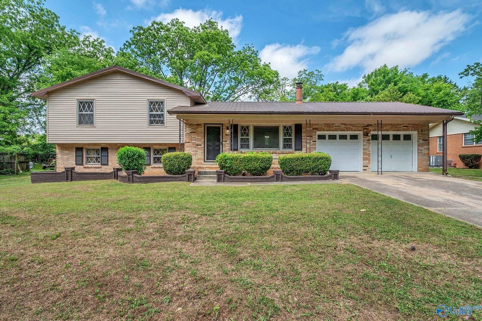 Property Photo: 3907 Timbercrest Drive NW AL 35810