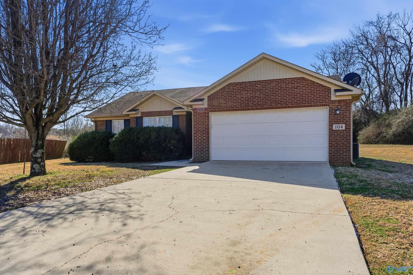 Property Photo:  104 Bataleur Court  AL 35811 