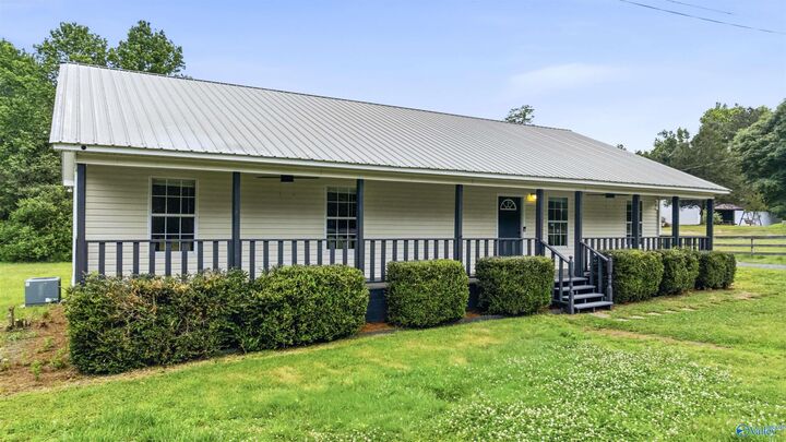 Property Photo:  1211 Thornhill Road  AL 35956 