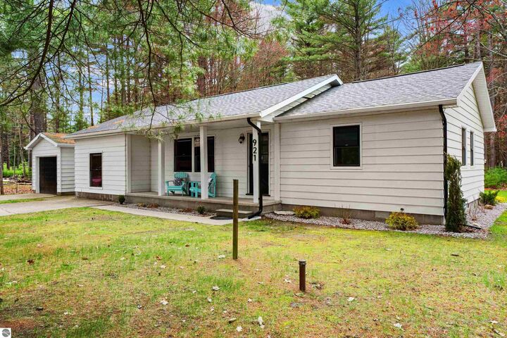 Property Photo:  921 Geller Court  MI 48730 