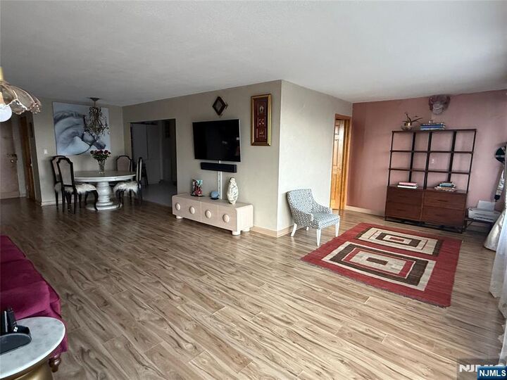 Property Photo:  770 Anderson 6R  NJ 07010 