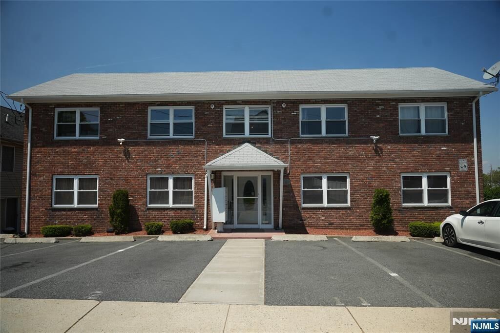 Property Photo:  61 Brighton Avenue 10  NJ 07109 