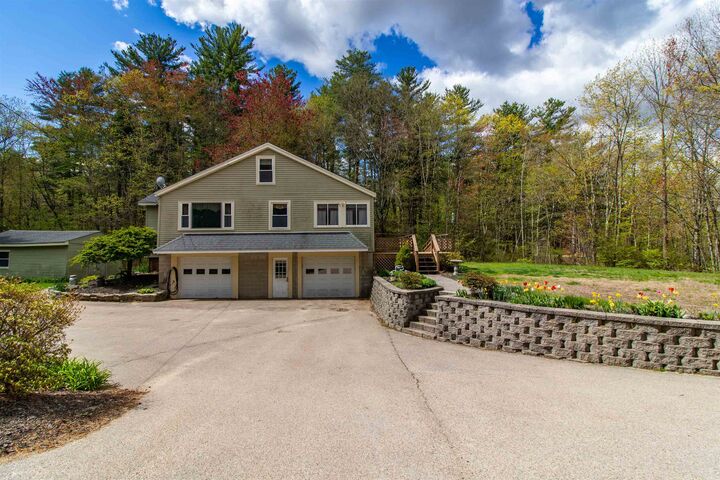 Property Photo:  60 Robinson Road  NH 03051 