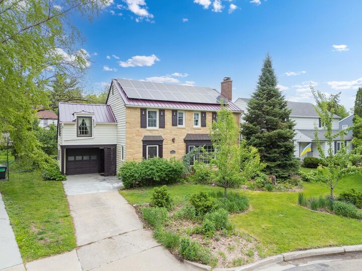 Property Photo:  827 10 1/2 Street SW  MN 55902 