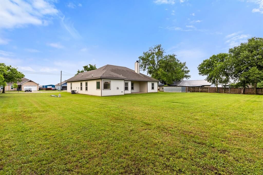 Property Photo:  263 E Cougar Lane  TX 76633 