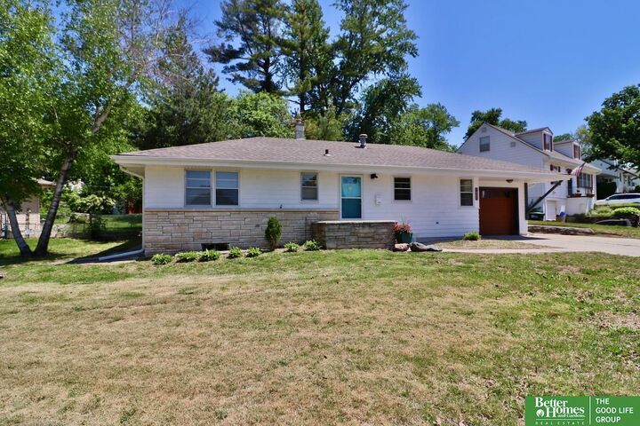 Property Photo:  1805 N 78 Street  NE 68114 