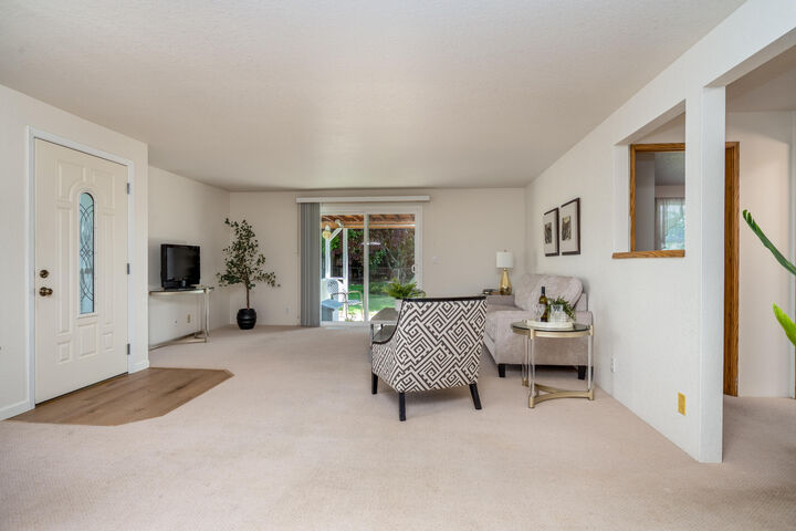 Property Photo:  3103 Cody Street  OR 97504 