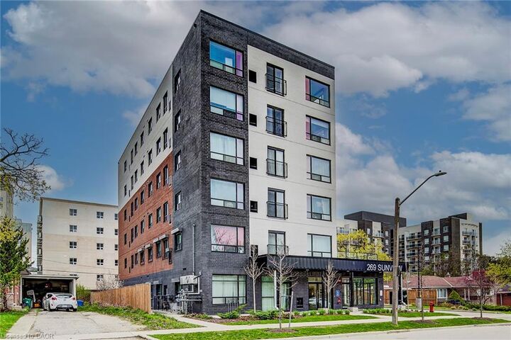 Property Photo: 269 Sunview Street 606 ON N2L 3V8