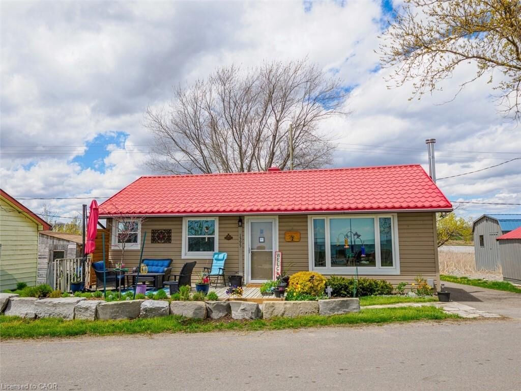 Property Photo:  1395 Lakeshore Road  ON N0A 1P0 