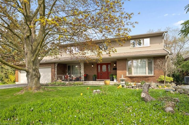 Property Photo:  142 Carson Drive  ON N2B 2Z2 
