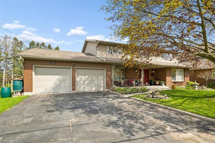 Photo de la propriété:  142 Carson Drive  ON N2B 2Z2 