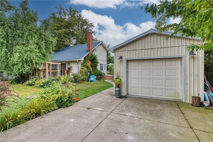 Property Photo:  74434 Woodland Drive  ON N0M 1G0 