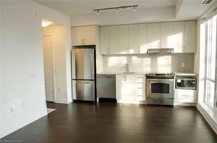 Property Photo:  2560 Eglington Avenue 310  ON L5M 0Y3 