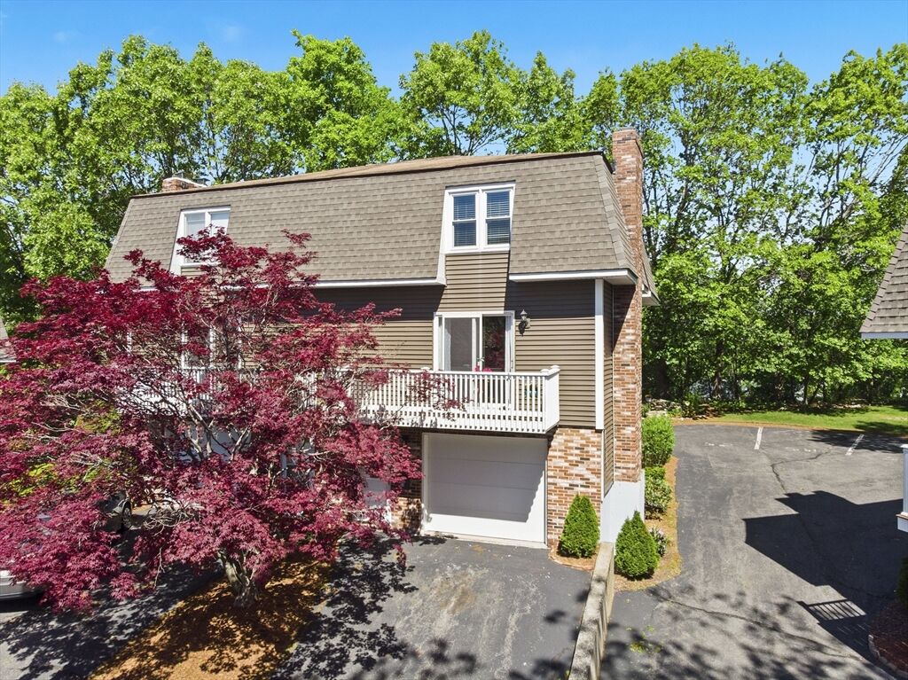 Property Photo:  54 Oaklandave 54  MA 01905 