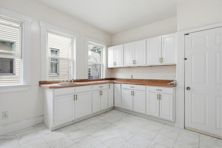 Property Photo:  52 Hamilton Ave  MA 01902 