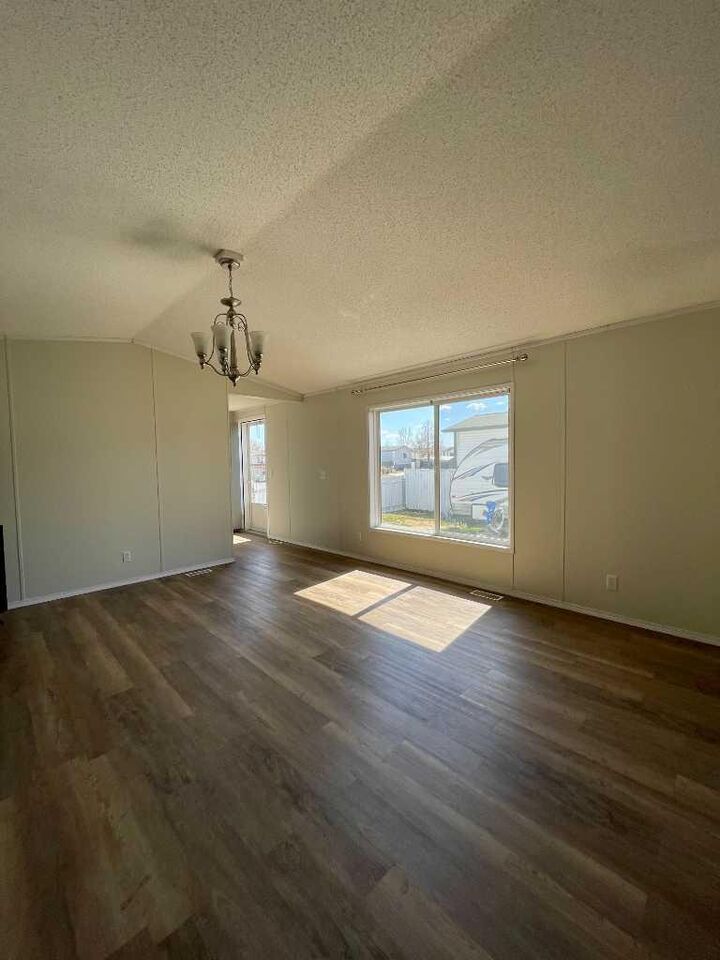 Property Photo:  12 Dewberry Road  AB T0H 1Z0 
