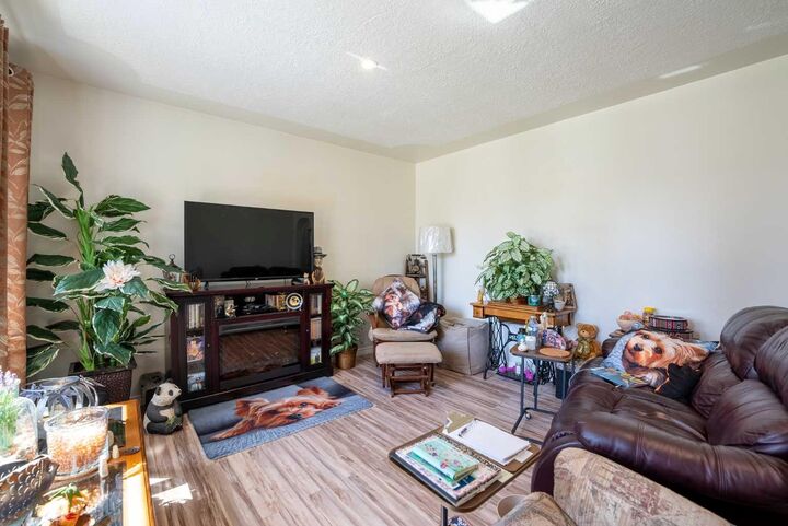 Property Photo:  734 4 Street S  AB T1J 2B1 