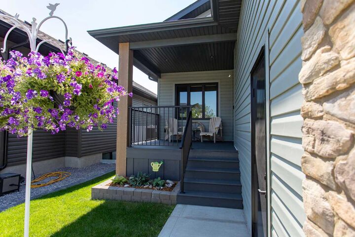 Property Photo:  12 Emmett Crescent  AB T4P 3G8 