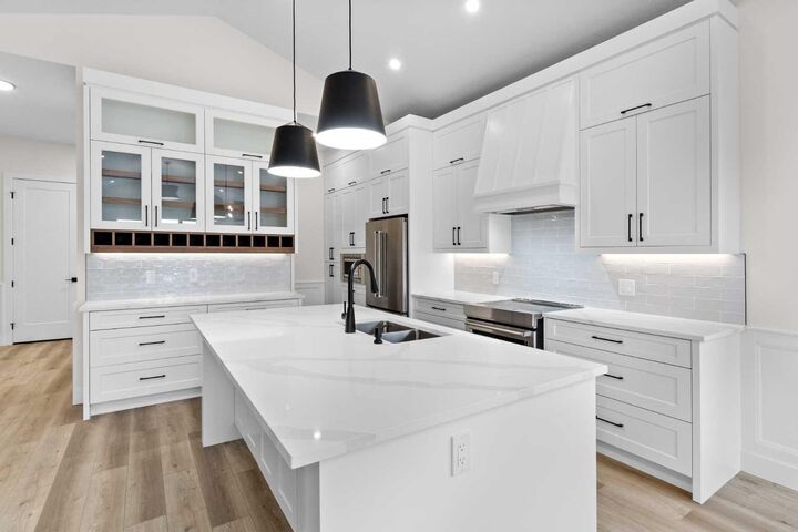Property Photo:  622 Mandalay Boulevard  AB T0M 0N0 