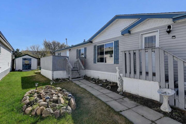 Property Photo:  8609 89 Street  AB T8X 1V7 
