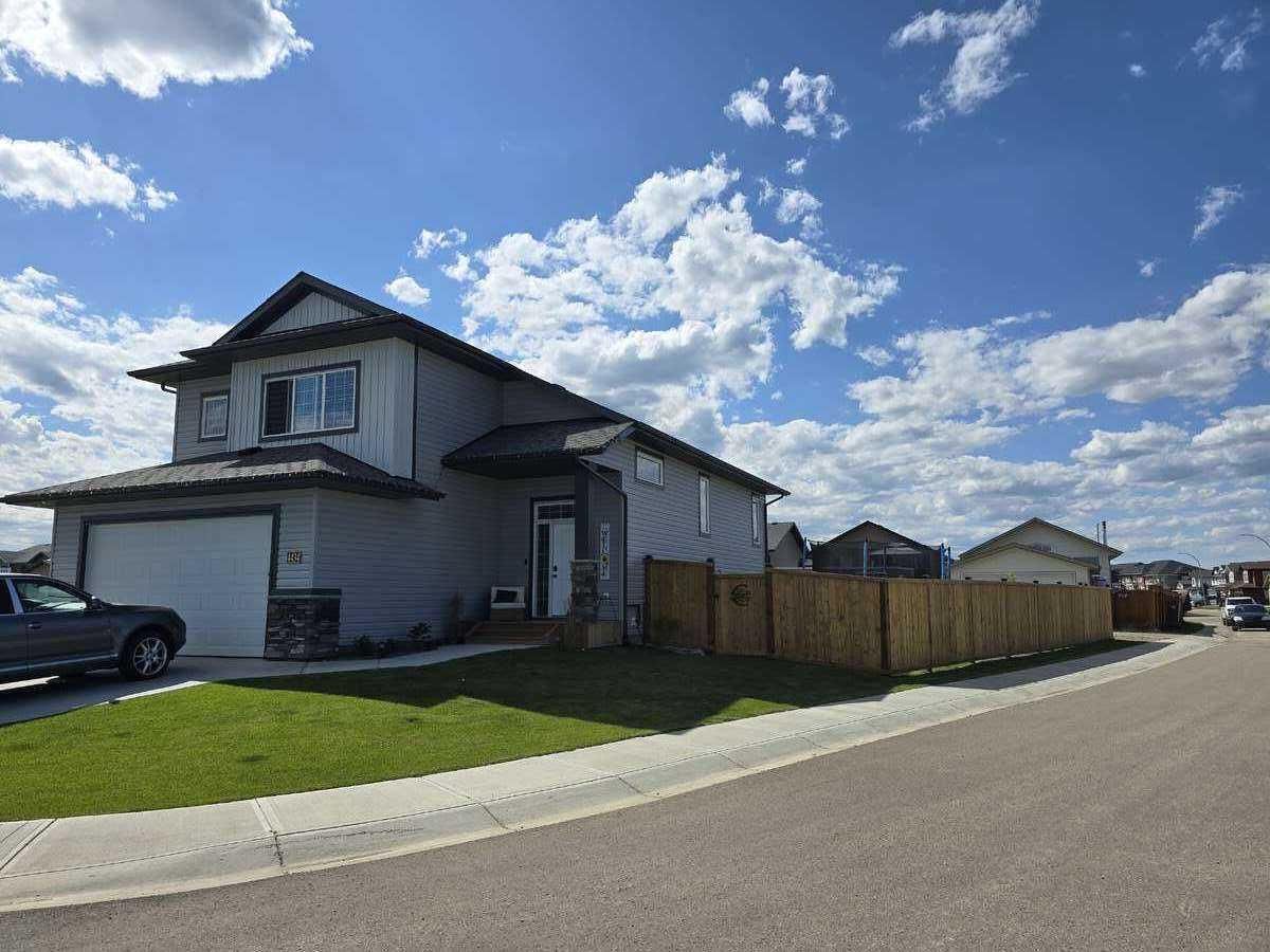 Property Photo:  4434 53 Street  AB T4T 0C3 