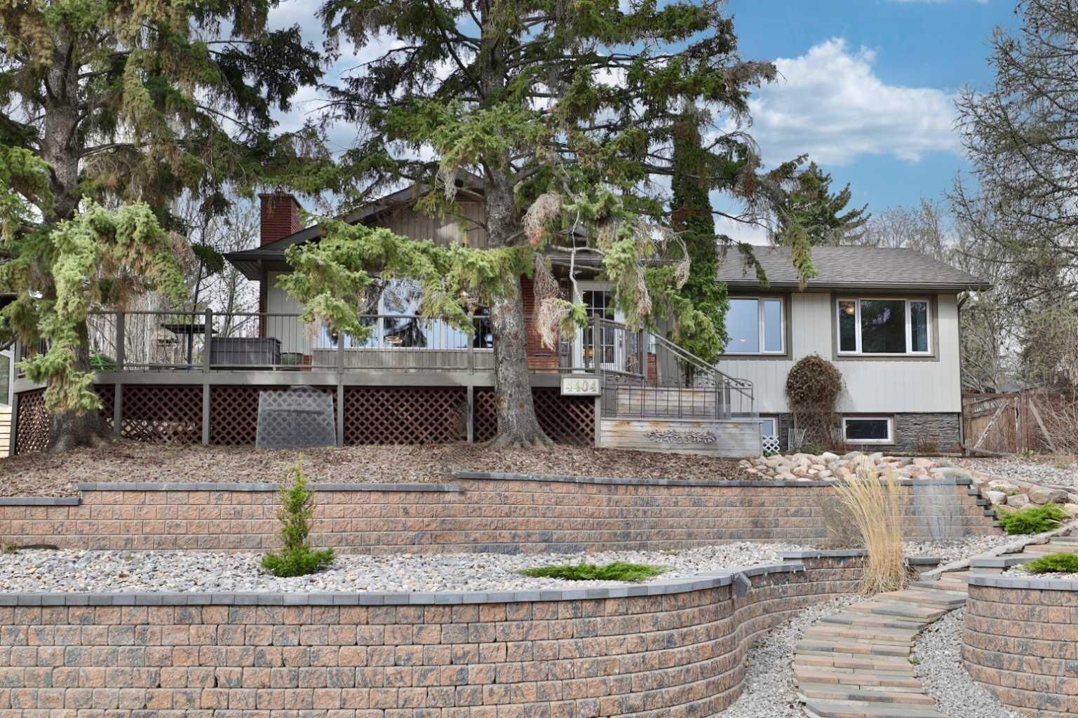 Property Photo:  4404 52 Street  AB T4V 1T7 