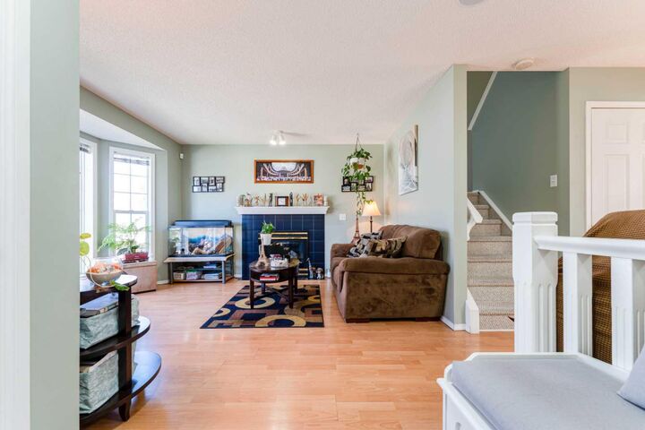 Property Photo:  198 Somerside Park SW  AB T2Y 3G3 