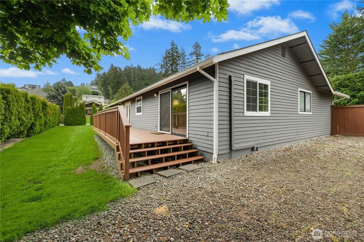 Property Photo: 1044 NE Swanson Way WA 98370