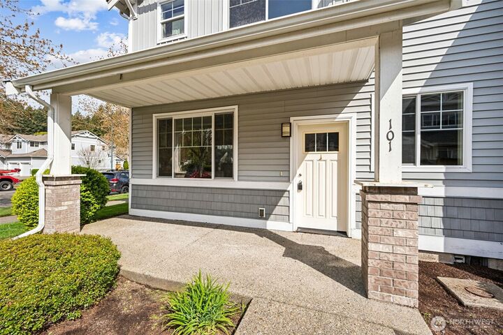 Property Photo:  322  Yauger Way NW 101  WA 98502 