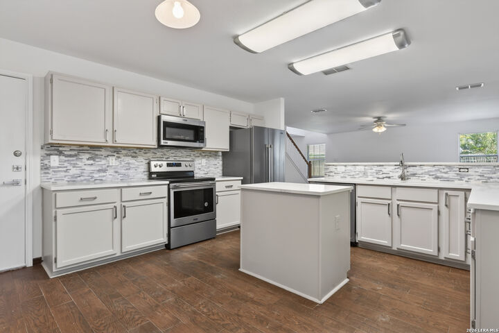 Property Photo: 3624 Meade St TX 78154
