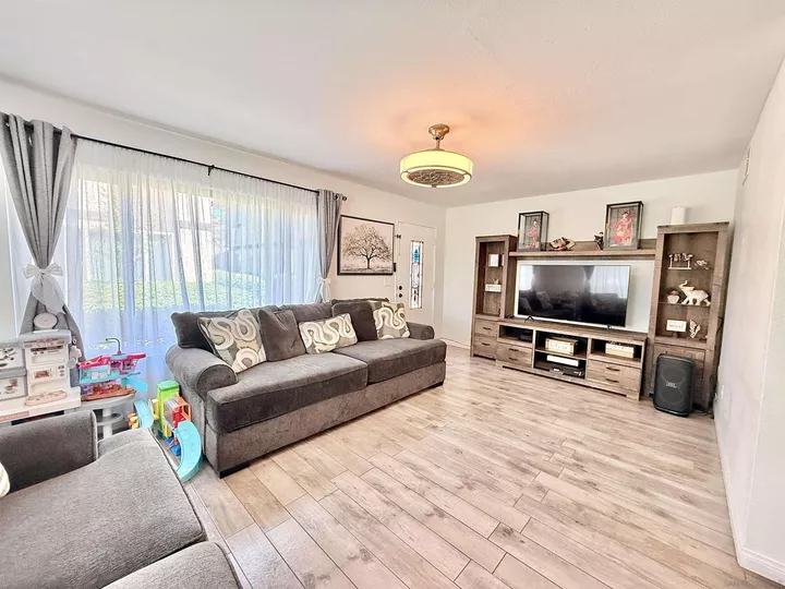 Property Photo:  807 S Mollison Ave 24  CA 92020 