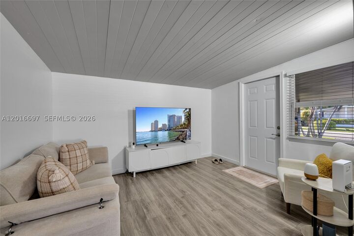 Property Photo:  2148 SW 52nd St  FL 33312 