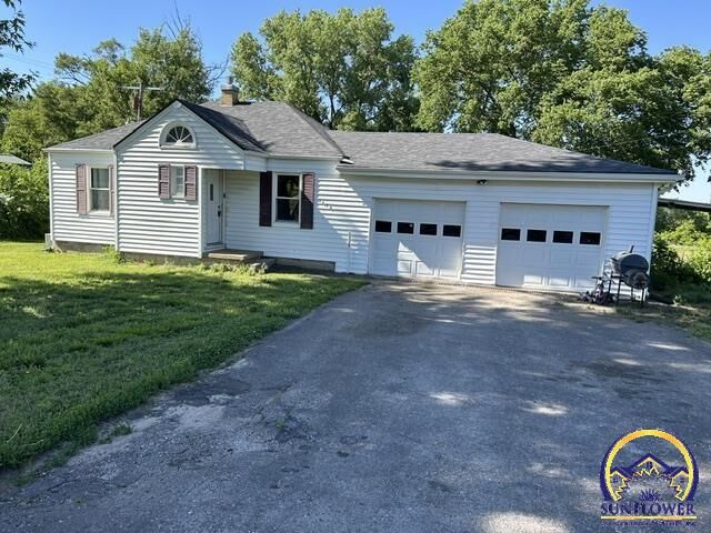 Property Photo: 3434 SE 2nd St KS 66607