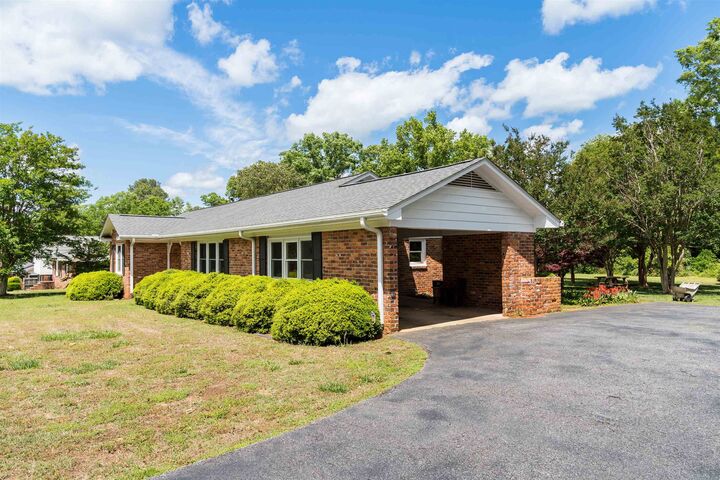 Property Photo:  368 Fairlane Drive  SC 29307 