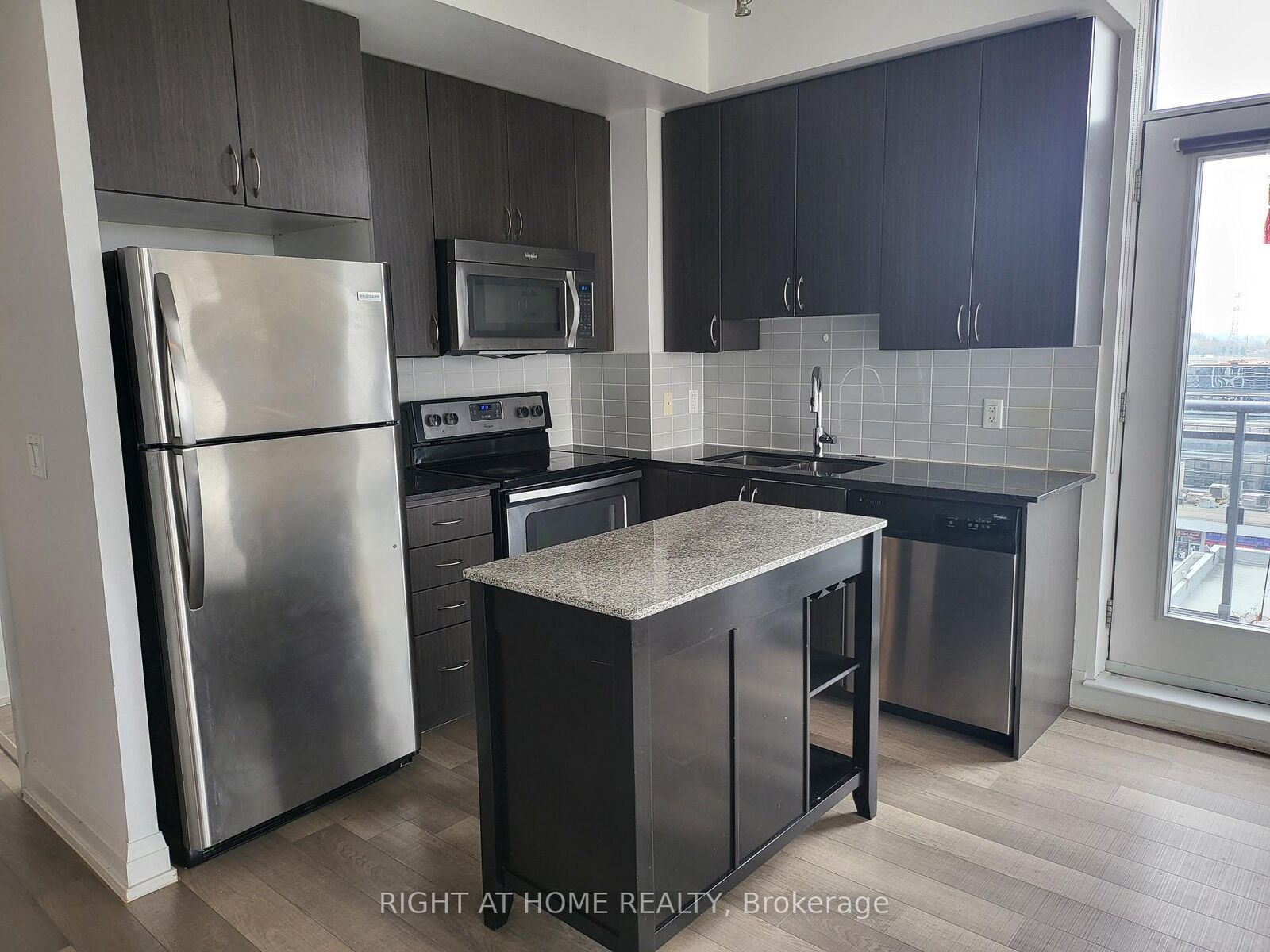 Property Photo: 370 Highway 7 N/A E 1021 ON L4B 0C4