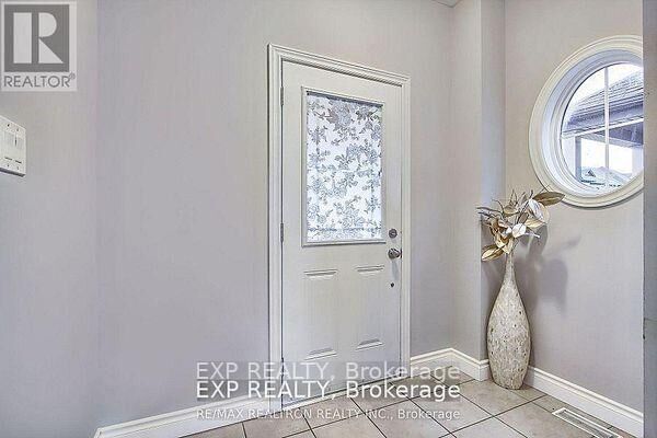 Property Photo:  41 Deneb Street  ON L4M 0K6 