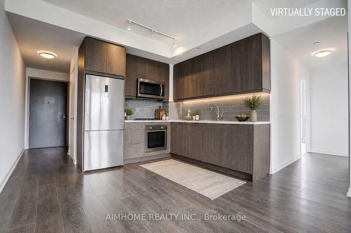 Property Photo: 32 Forest Manor Road 2105 ON M2J 0H2