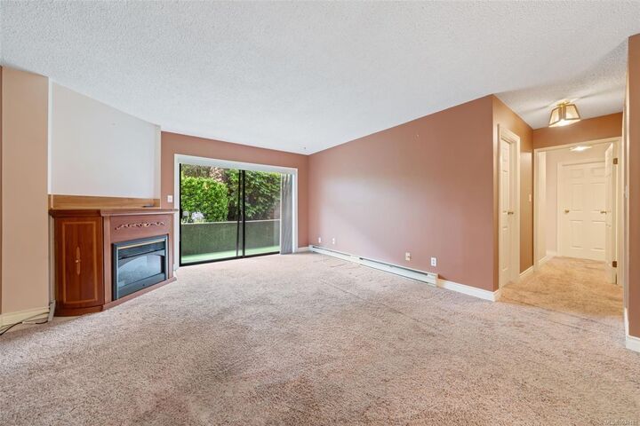 Property Photo:  435 Festubert St 106  BC V9L 3T3 