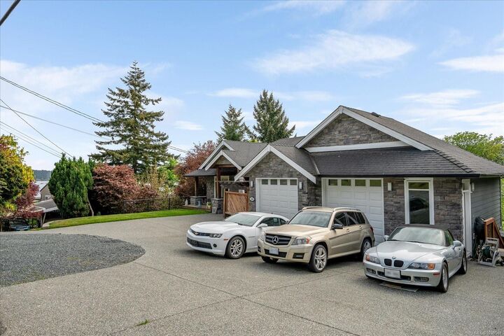 Property Photo:  1460 Sherwood Dr  BC V9T 1G7 