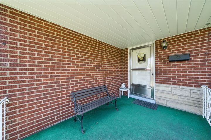 Property Photo: 324 Grove Dr PA 15068