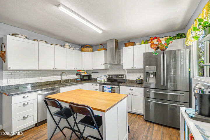 Property Photo:  2209 W Edgewood Avenue  AZ 85202 