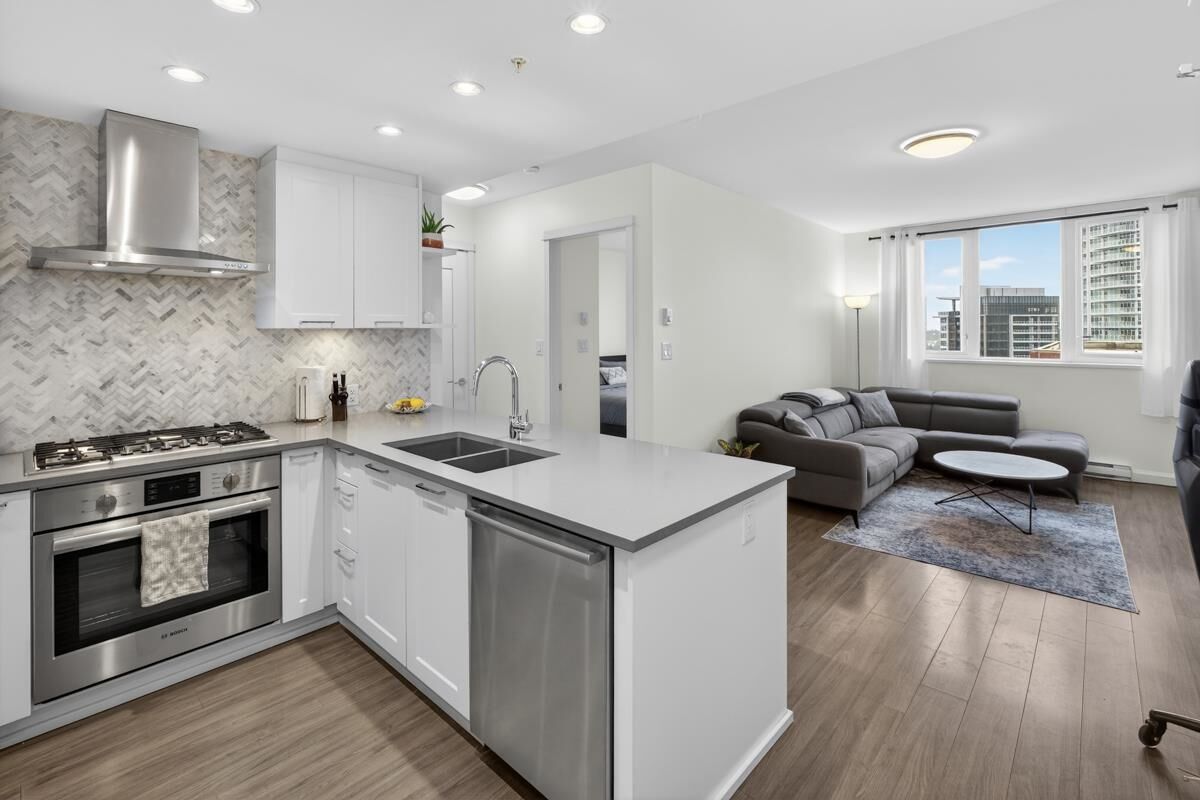 Property Photo:  520 Como Lake Avenue 2101  BC V3J 0E8 