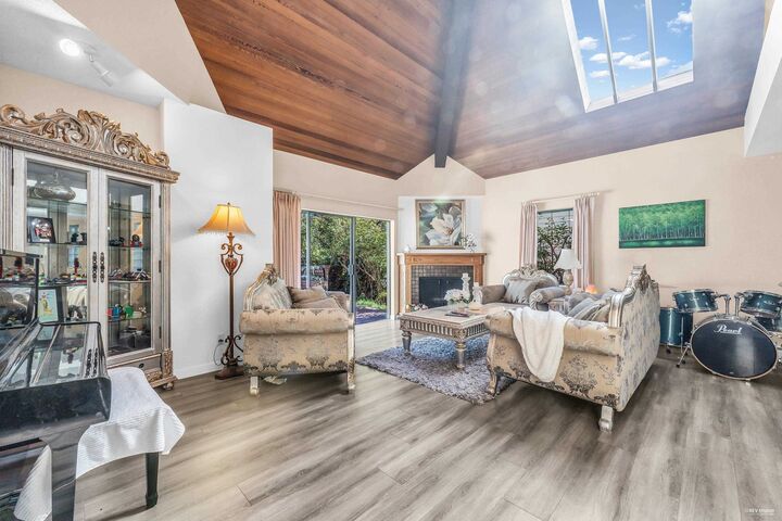 Property Photo: 1040 Jefferson Avenue BC V7T 2A5