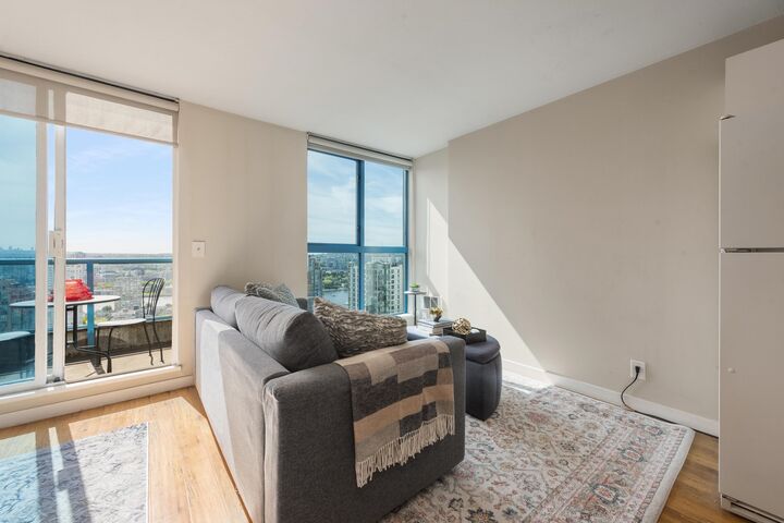 Property Photo:  1238 Seymour Street 2107  BC V6B 6J3 