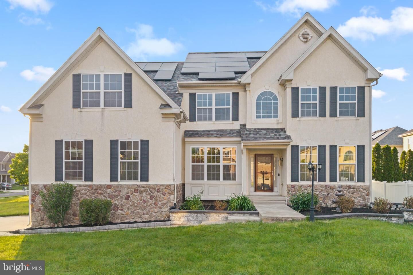 Property Photo:  6 Gateswood Court  NJ 08505 