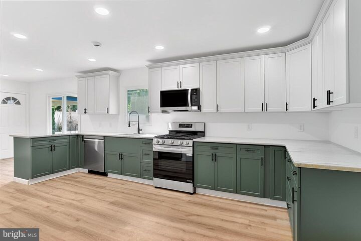 Property Photo:  6470 Colchester Avenue  PA 17111 