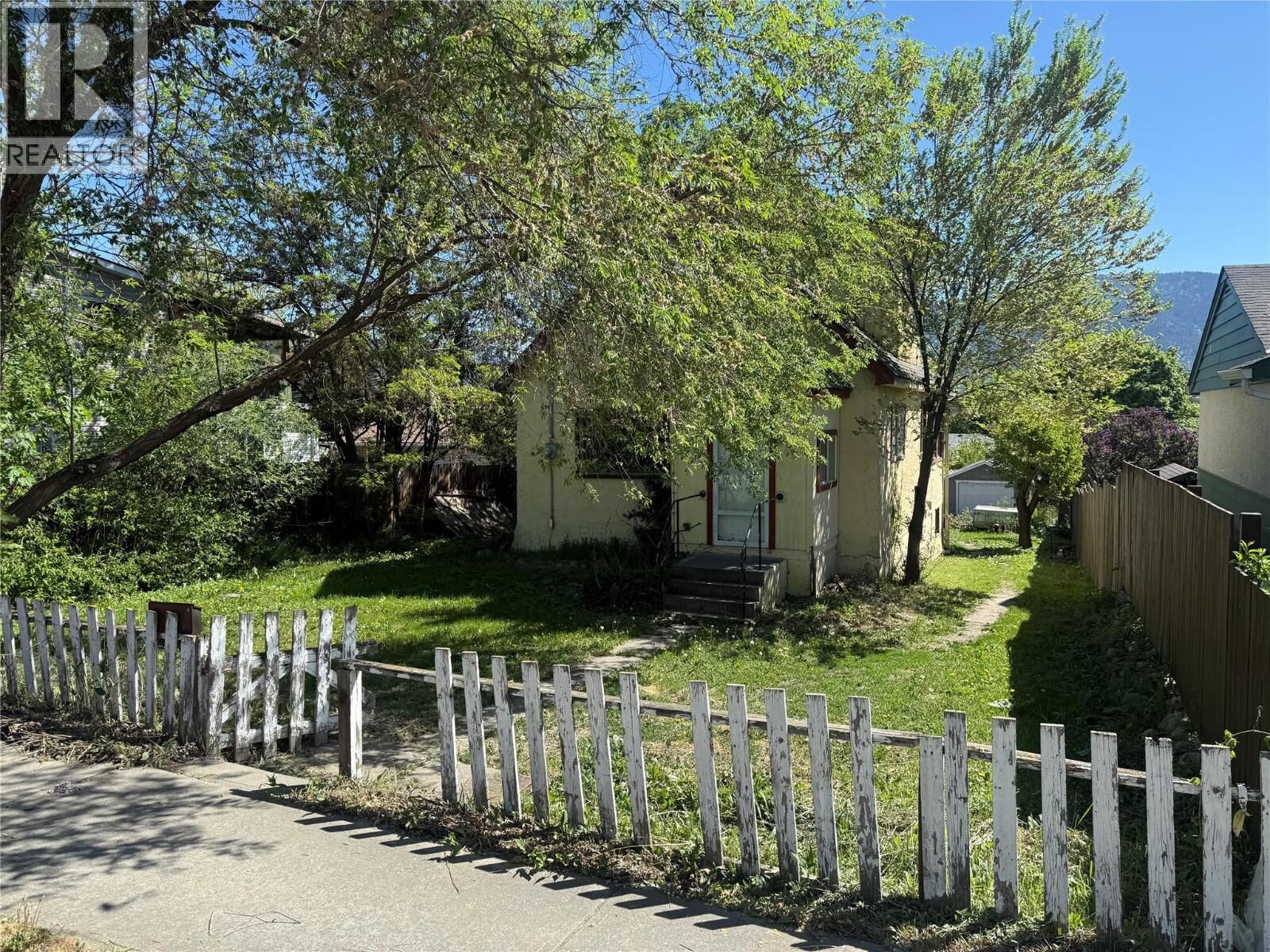 Property Photo:  4203 34 Street  BC V1B 3A7 