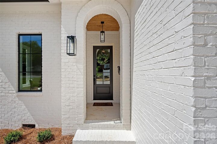 Property Photo: 709 Norris Avenue NC 28206