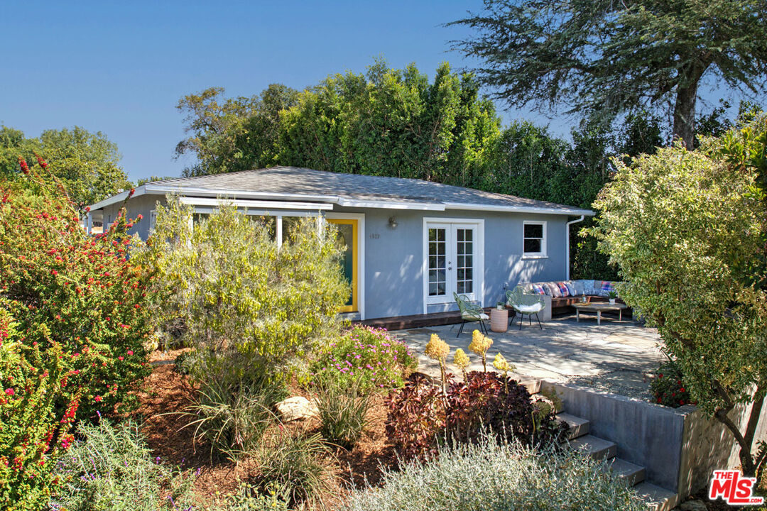 Property Photo:  4523 Palmero Dr  CA 90065 