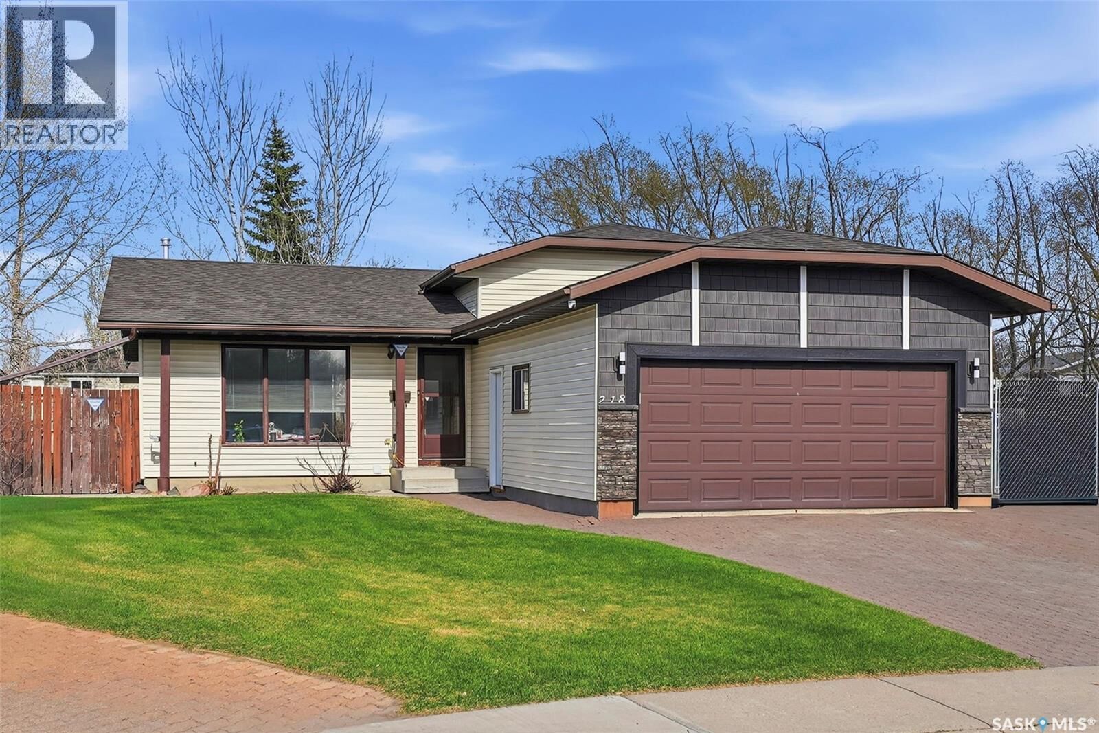 Property Photo:  218 Ward Court  SK S7L 6Z9 